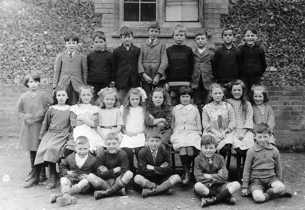 7.-Bill-at-Cheveley-School-1923-web